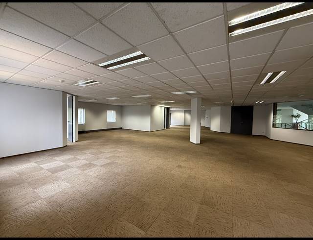327M² OFFICE TO LET IN PARKTOWN